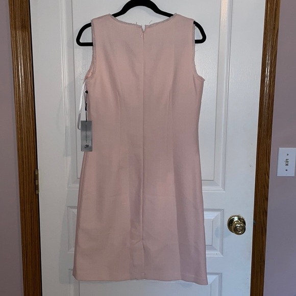 KARL LAGERFELD PARIS
Sleeveless Tonal Tweed Pocket Sheath Dress, Rose, Size 8 - Picture 6 of 7